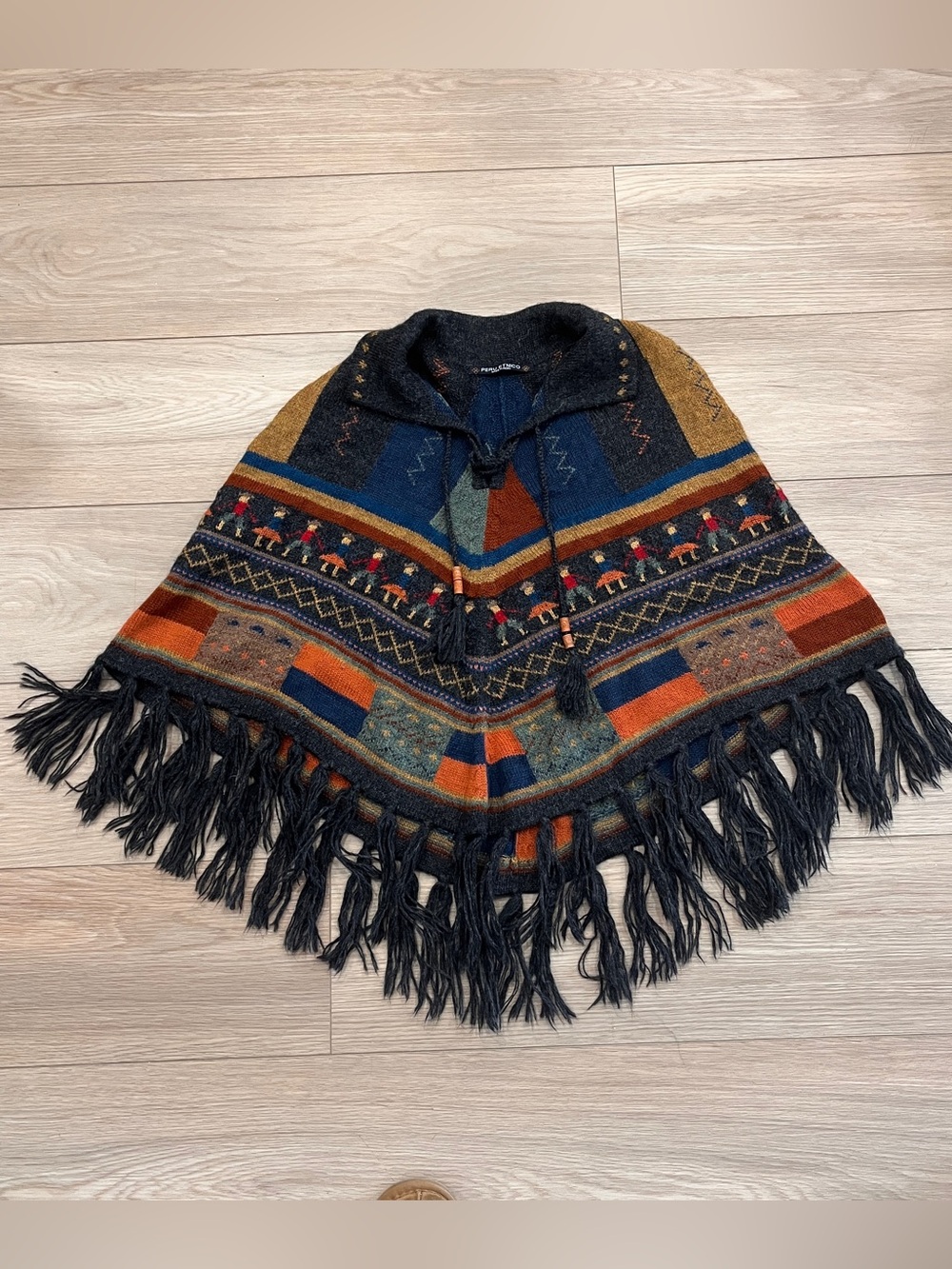 Peru Etnico 100% Alpaca Multicolor Fringe Poncho Made in Peru